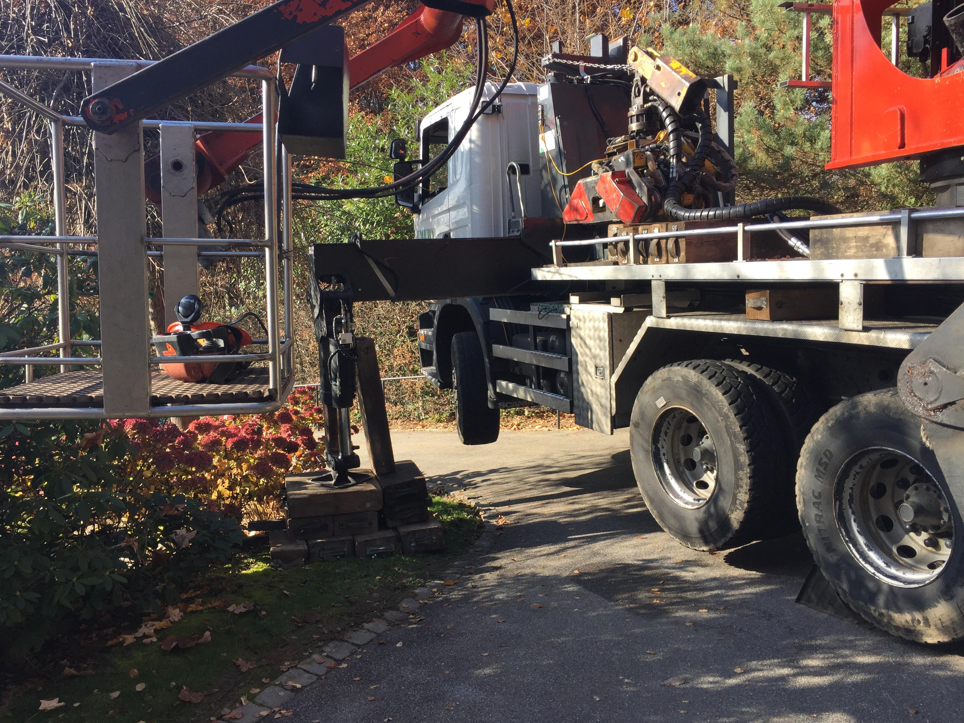 Élagage d'arbre en nacelle dans le Jura — SAS POLYVIER